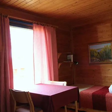 Kelotin Rantamajat 3* Leppajarvi
