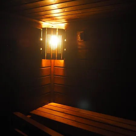 可罗婷瑞塔曼杰特山林小屋 假日公园